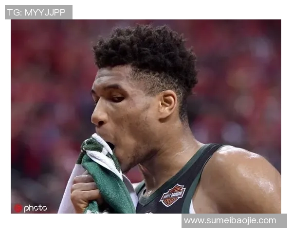 80年代复古风！字母哥晒P图发型太绝了 绝对能上毕业纪念册🤣